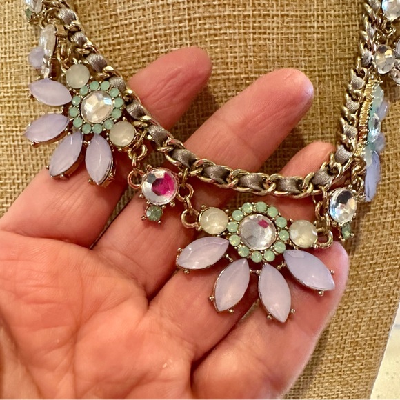 Liz Claiborne Statement Necklace gold w/ lavender & green jewels, rhinestones - Picture 4 of 9